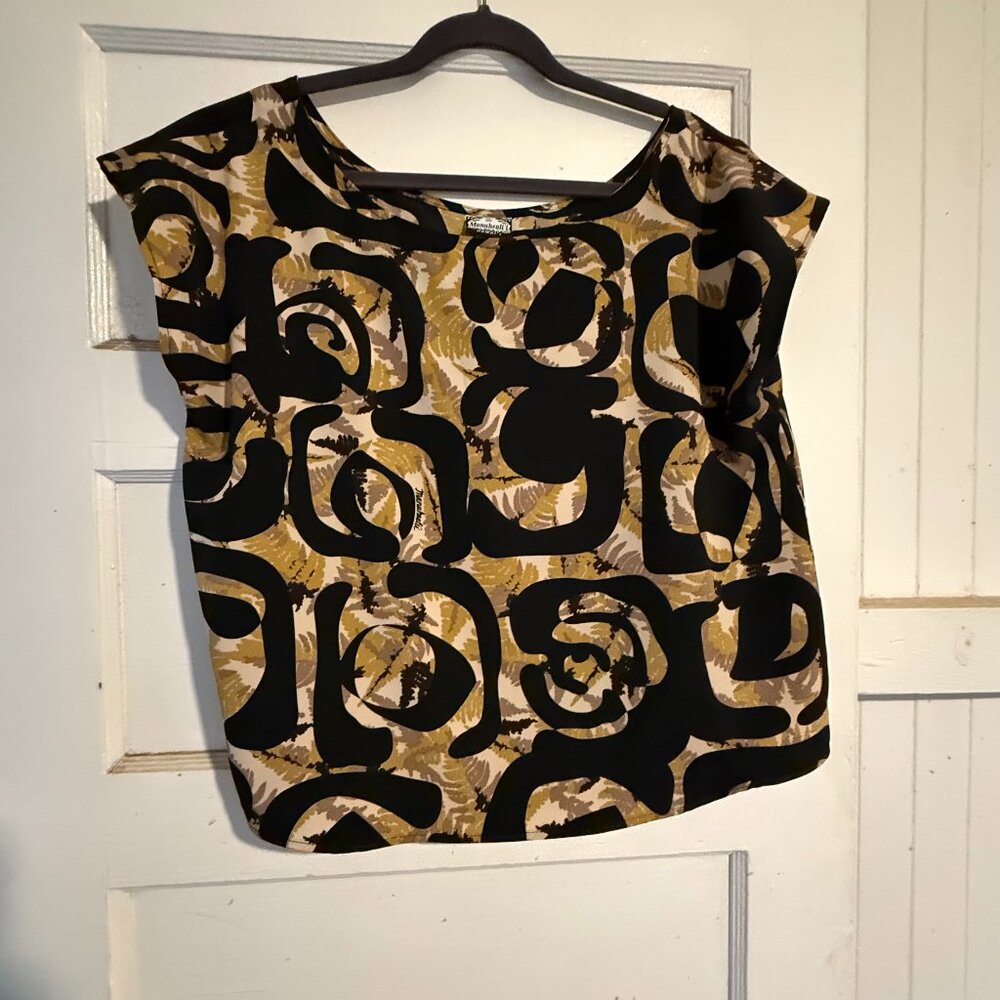 Manuheali'i Leka Top